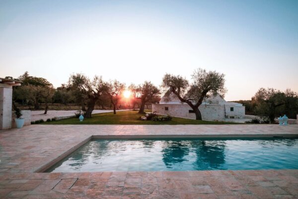 trulli-vecchia-corte-monopoli-hotel-relax-piscina-bed-breakfast-000 trulli-vecchia-corte-monopoli-hotel-relax-piscina-bed-breakfast-000